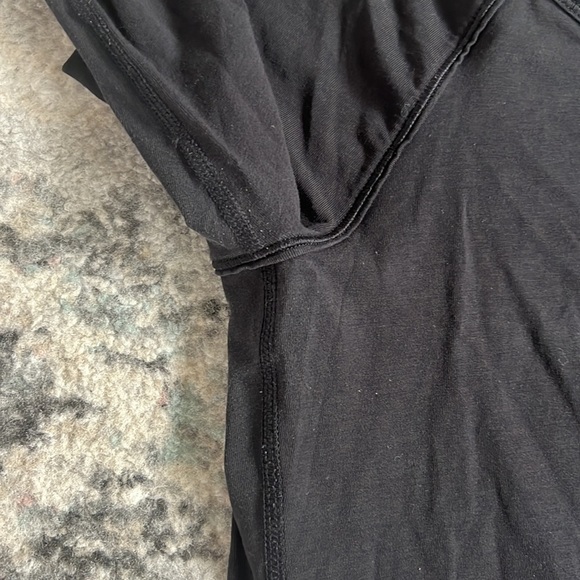 Lululemon black long sleeve top - Picture 4 of 10